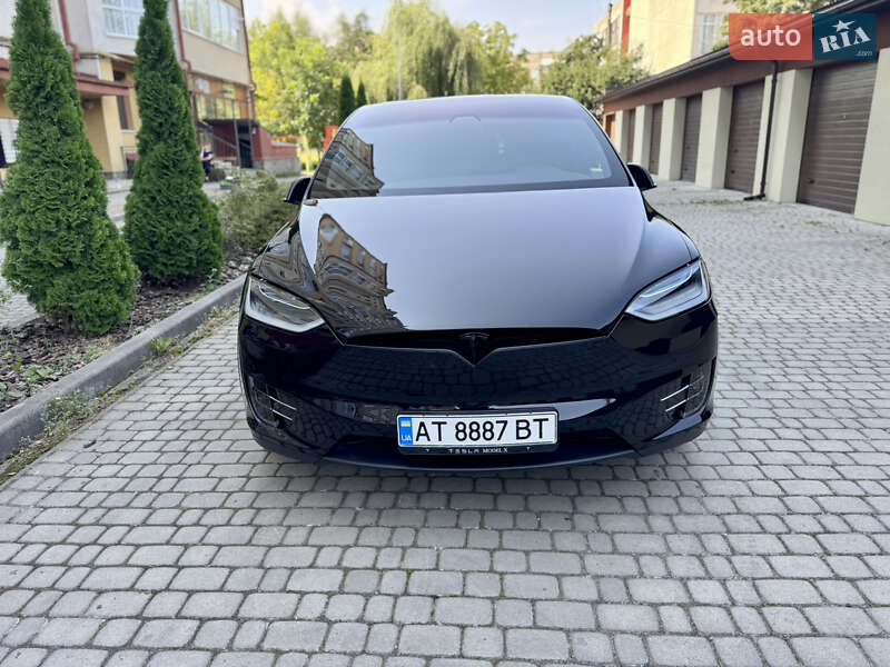 Позашляховик / Кросовер Tesla Model X 2018 в 