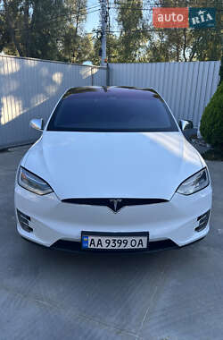 Позашляховик / Кросовер Tesla Model X 2016 в Києві