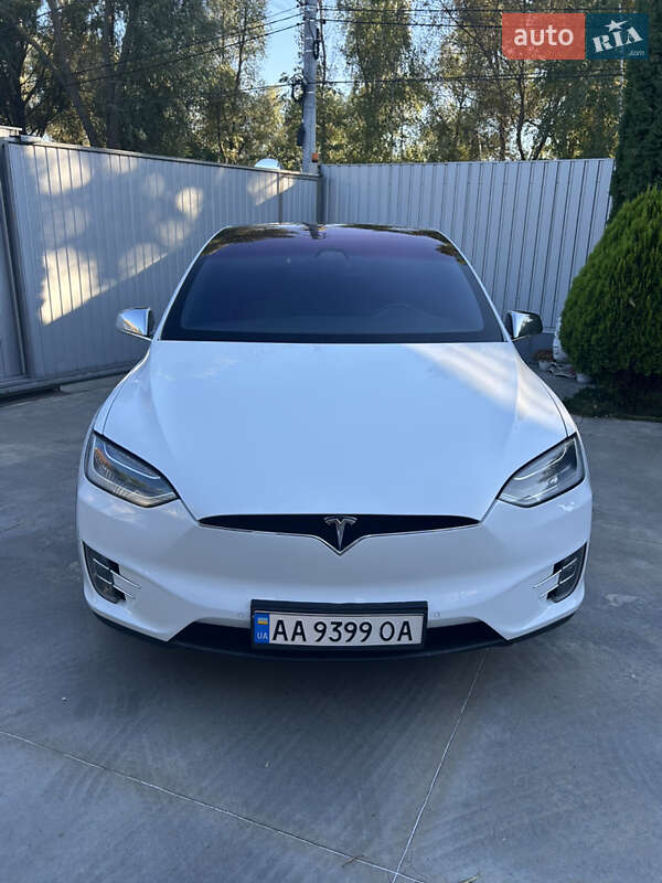 Внедорожник / Кроссовер Tesla Model X 2016 в 