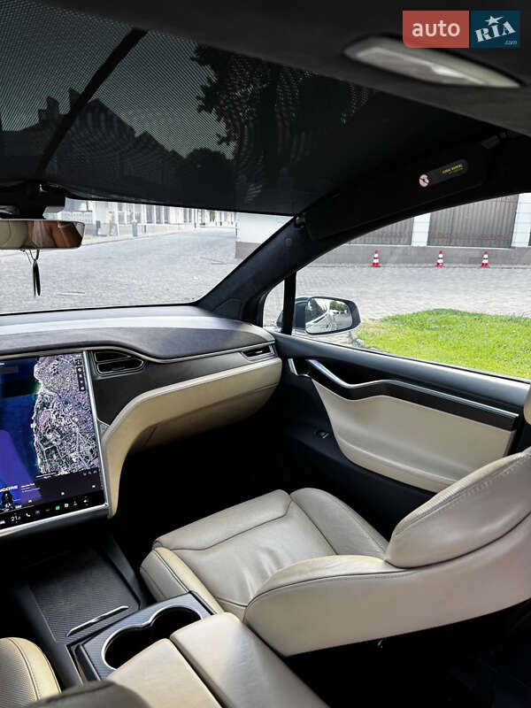Позашляховик / Кросовер Tesla Model X 2016 в Одесі фото 32 Позашляховик / Кросовер Tesla Model X 2016 в Одесі