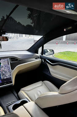 Позашляховик / Кросовер Tesla Model X 2016 в 