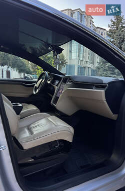 Позашляховик / Кросовер Tesla Model X 2016 в 