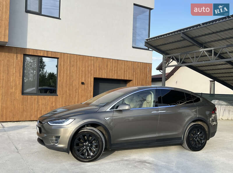 Tesla Model X 2016