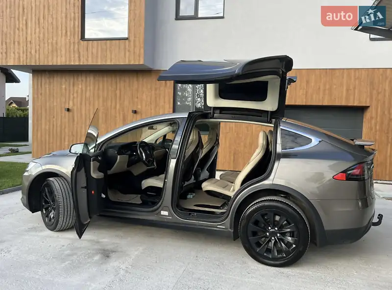 Tesla Model X