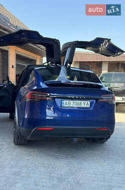 Позашляховик / Кросовер Tesla Model X 2016 в 