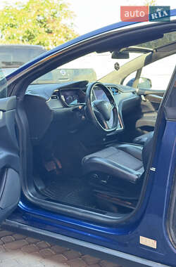 Позашляховик / Кросовер Tesla Model X 2016 в 