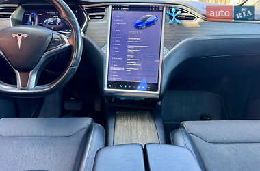 Позашляховик / Кросовер Tesla Model X 2016 в 