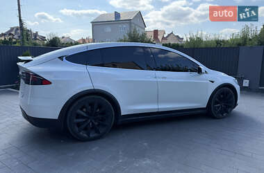 Позашляховик / Кросовер Tesla Model X 2018 в 