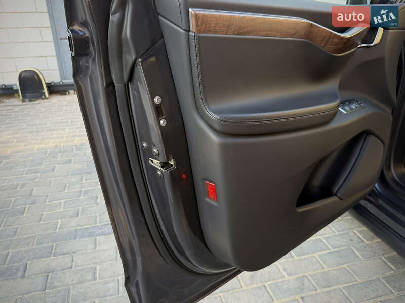 Позашляховик / Кросовер Tesla Model X 2020 в Одесі фото 15 Позашляховик / Кросовер Tesla Model X 2020 в Одесі