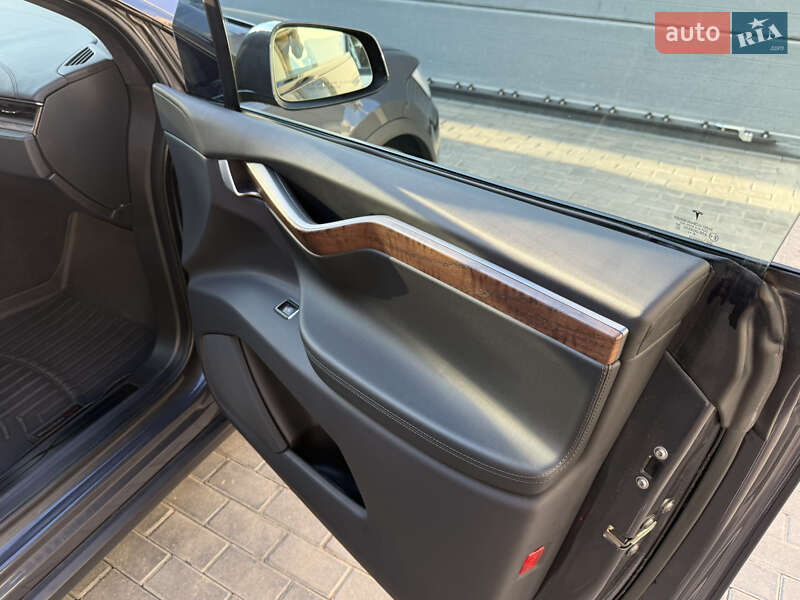 Позашляховик / Кросовер Tesla Model X 2020 в Одесі фото 23 Позашляховик / Кросовер Tesla Model X 2020 в Одесі