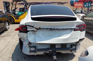 Позашляховик / Кросовер Tesla Model X 2019 в 