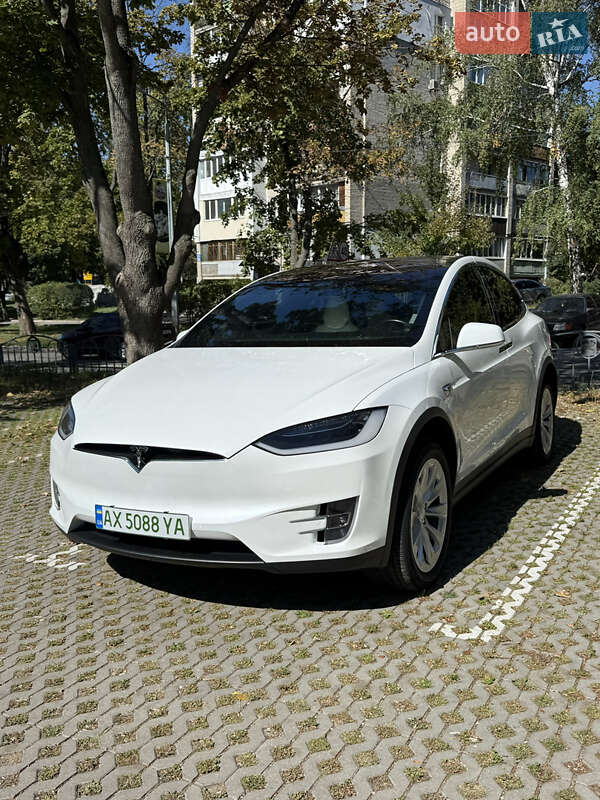 Позашляховик / Кросовер Tesla Model X 2017 в Харкові