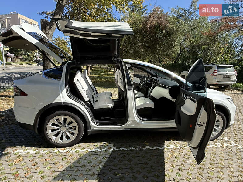Позашляховик / Кросовер Tesla Model X 2017 в Харкові
