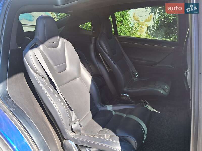 Внедорожник / Кроссовер Tesla Model X 2016 в Сумах