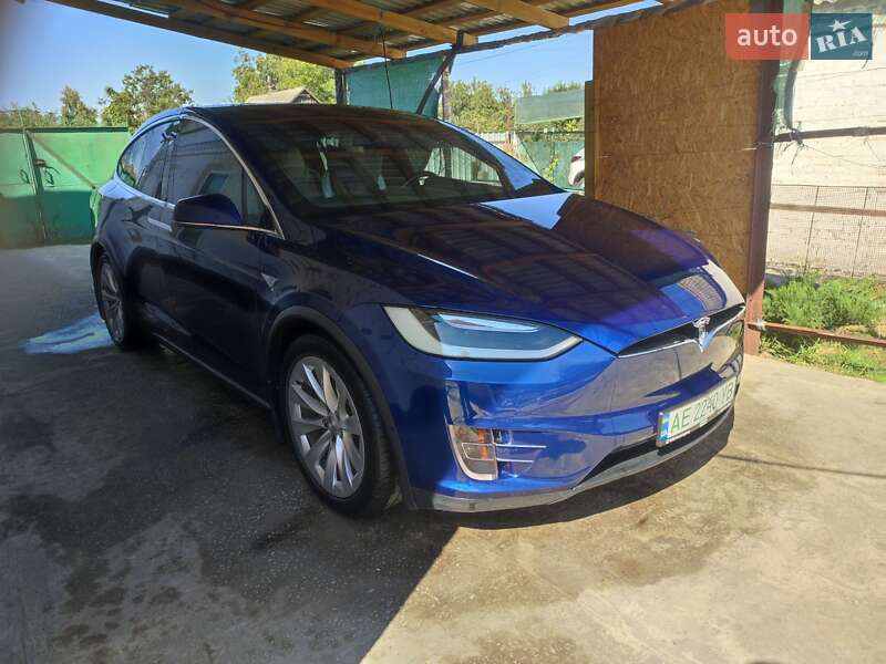 Позашляховик / Кросовер Tesla Model X 2016 в Синельниковому