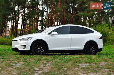 Позашляховик / Кросовер Tesla Model X 2016 в 