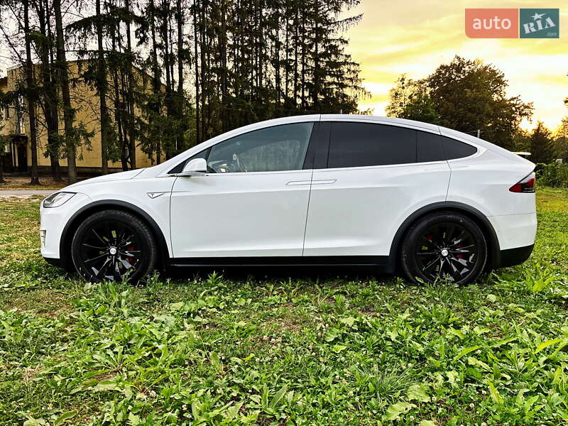 Позашляховик / Кросовер Tesla Model X 2016 в Житомирі