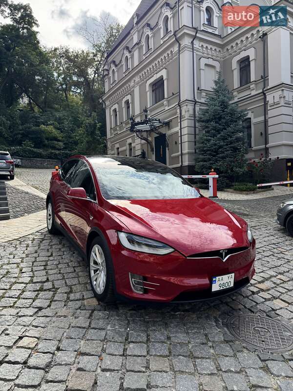 Позашляховик / Кросовер Tesla Model X 2016 в Києві