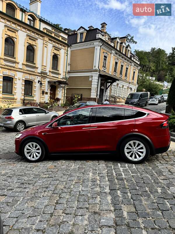 Позашляховик / Кросовер Tesla Model X 2016 в Києві