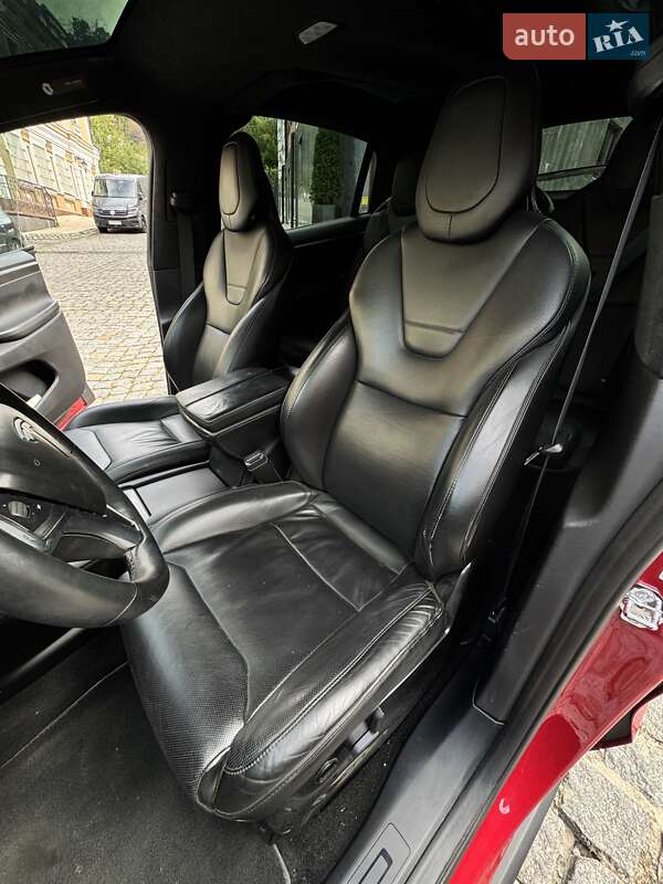Позашляховик / Кросовер Tesla Model X 2016 в Києві