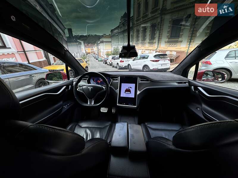 Позашляховик / Кросовер Tesla Model X 2016 в Києві