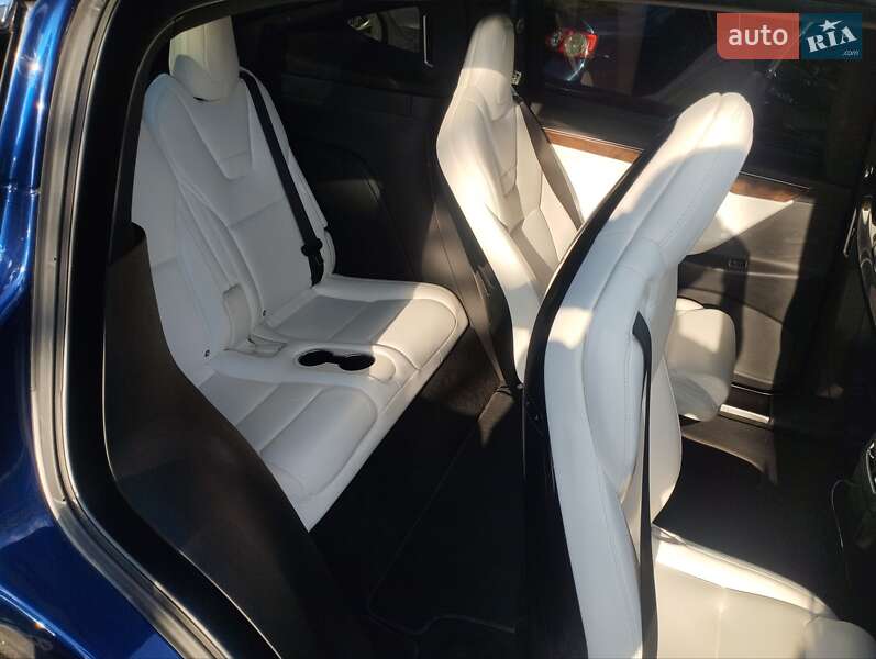 Внедорожник / Кроссовер Tesla Model X 2016 в Ужгороде фото 8 Внедорожник / Кроссовер Tesla Model X 2016 в Ужгороде