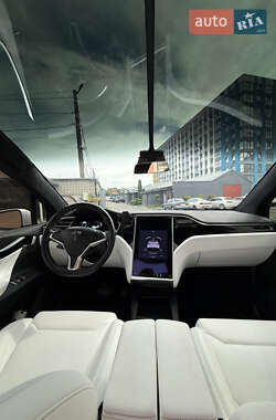 Позашляховик / Кросовер Tesla Model X 2018 в 