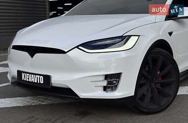 Позашляховик / Кросовер Tesla Model X 2020 в 