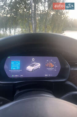 Позашляховик / Кросовер Tesla Model X 2020 в 