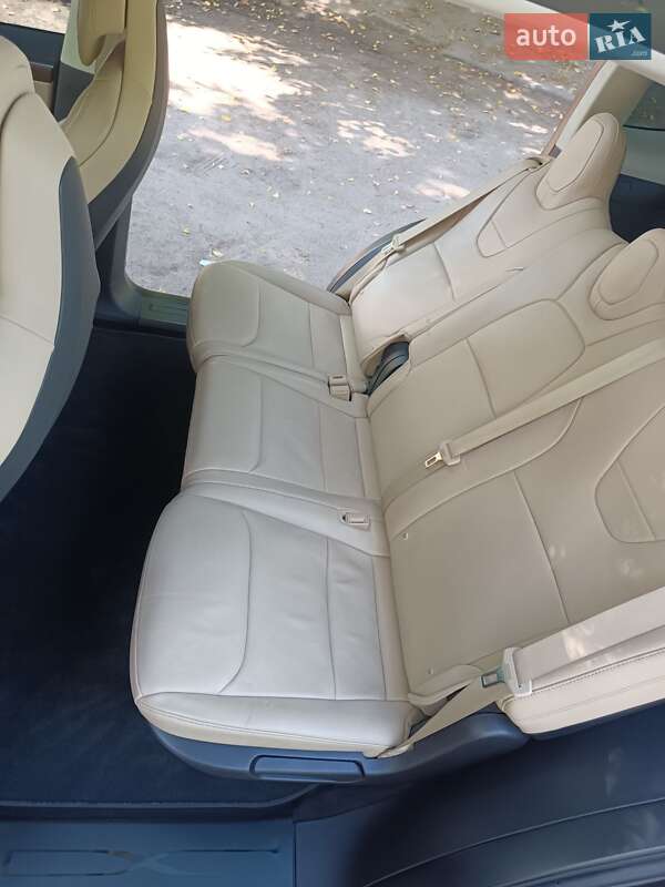 Позашляховик / Кросовер Tesla Model X 2017 в Житомирі