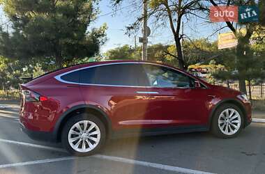 Позашляховик / Кросовер Tesla Model X 2018 в 