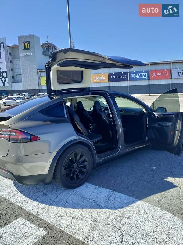 Позашляховик / Кросовер Tesla Model X 2016 в Харкові
