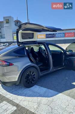 Позашляховик / Кросовер Tesla Model X 2016 в 
