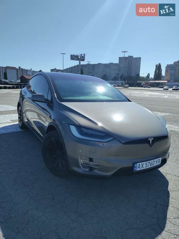 Позашляховик / Кросовер Tesla Model X 2016 в Харкові