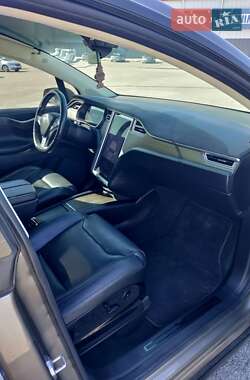 Позашляховик / Кросовер Tesla Model X 2016 в 