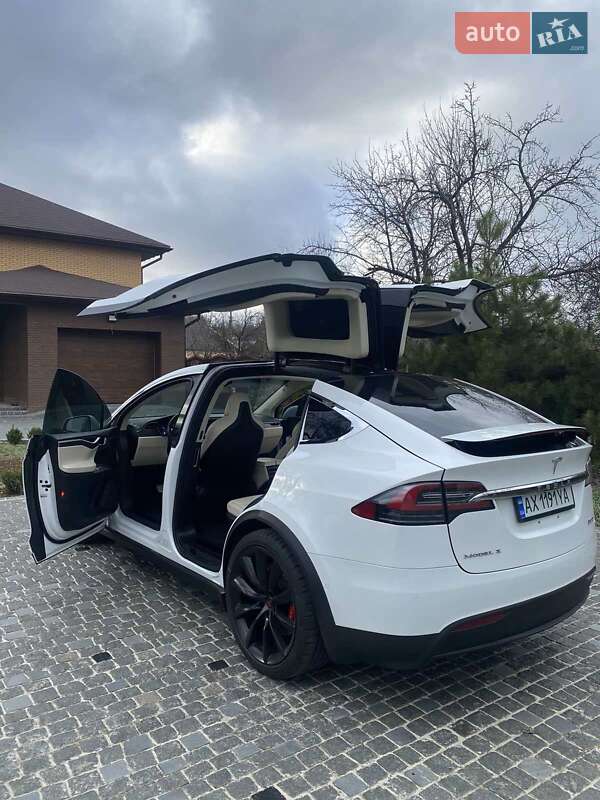 Позашляховик / Кросовер Tesla Model X 2017 в Харкові
