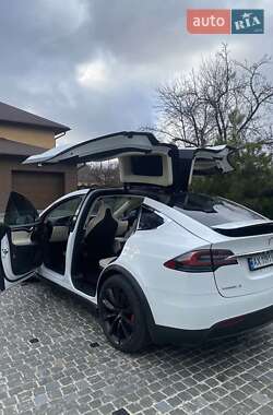 Позашляховик / Кросовер Tesla Model X 2017 в 