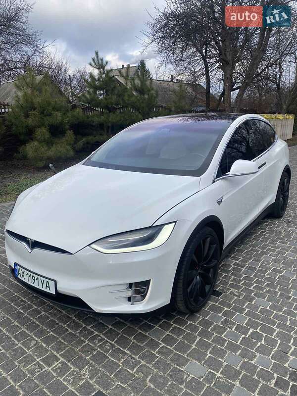 Позашляховик / Кросовер Tesla Model X 2017 в Харкові