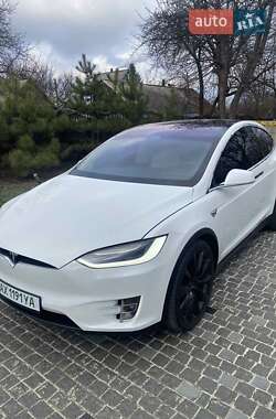 Позашляховик / Кросовер Tesla Model X 2017 в 