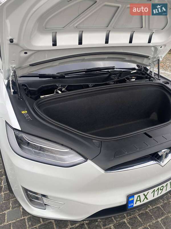 Позашляховик / Кросовер Tesla Model X 2017 в Харкові