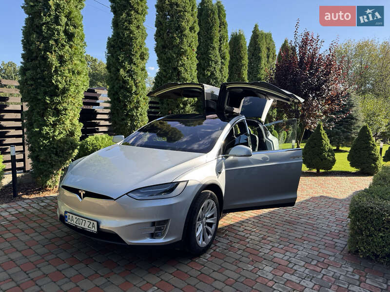 Позашляховик / Кросовер Tesla Model X 2018 в Києві