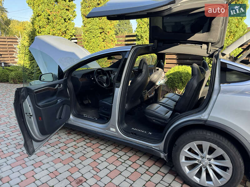 Позашляховик / Кросовер Tesla Model X 2018 в Києві