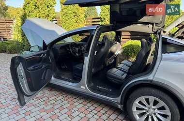 Позашляховик / Кросовер Tesla Model X 2018 в 