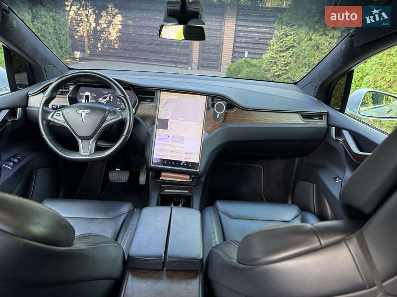 Позашляховик / Кросовер Tesla Model X 2018 в Києві