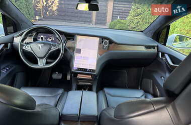 Позашляховик / Кросовер Tesla Model X 2018 в 