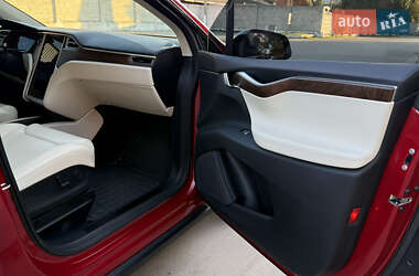 Внедорожник / Кроссовер Tesla Model X 2017 в 