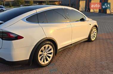 Внедорожник / Кроссовер Tesla Model X 2018 в 