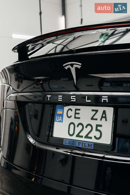 Позашляховик / Кросовер Tesla Model X 2017 в Чернівцях