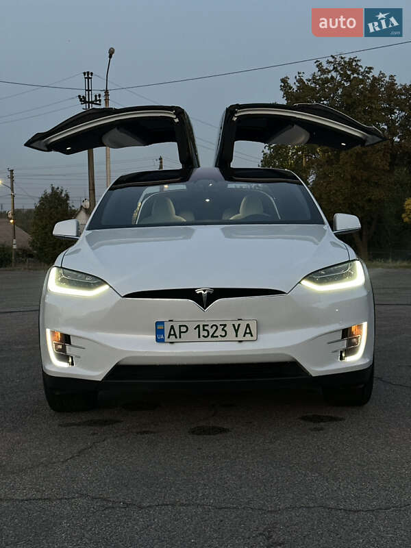 Внедорожник / Кроссовер Tesla Model X 2019 в 