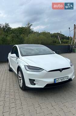 Позашляховик / Кросовер Tesla Model X 2017 в 